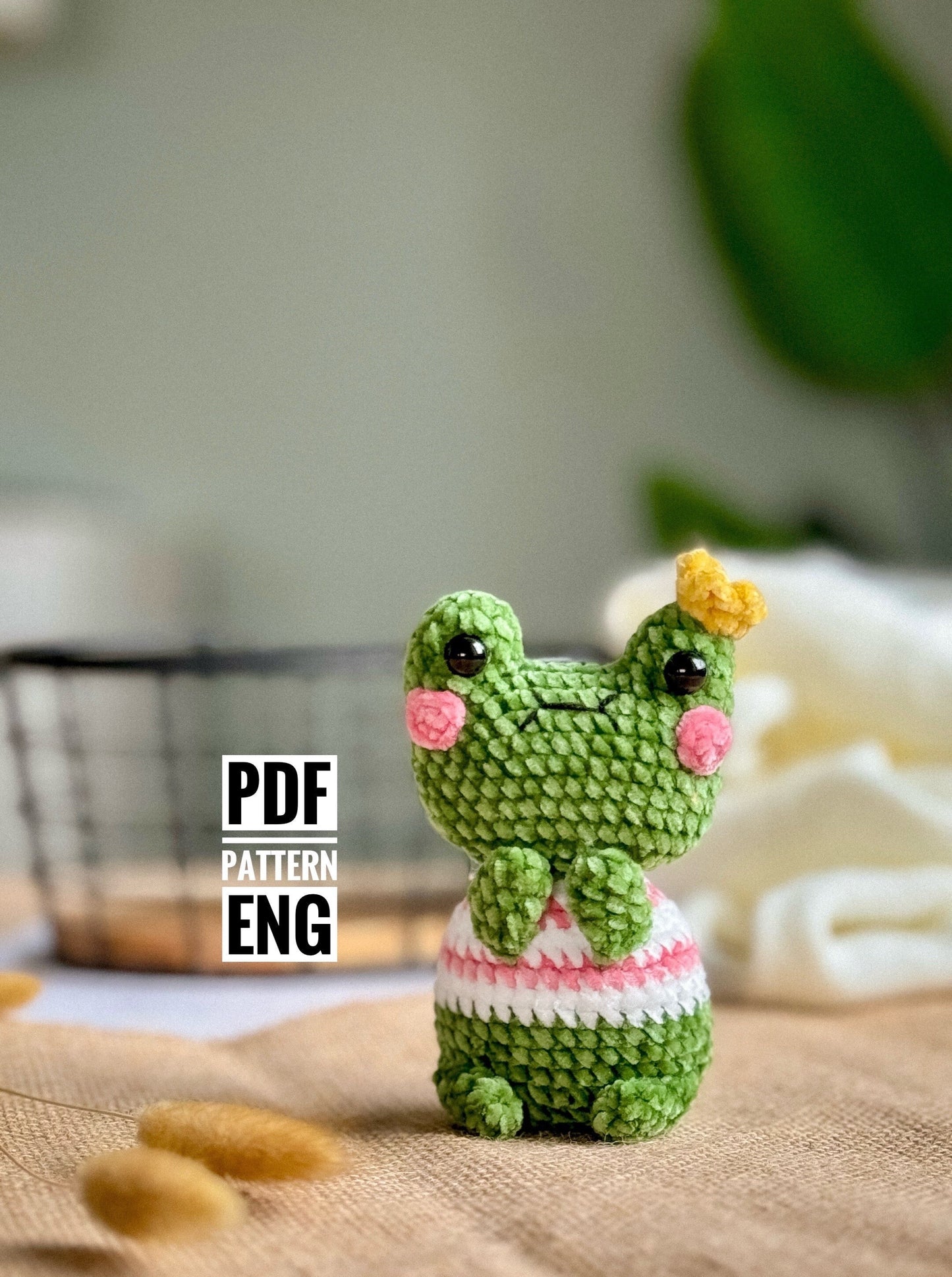 Frog in love Amigurumi PDF Pattern, Princess frog