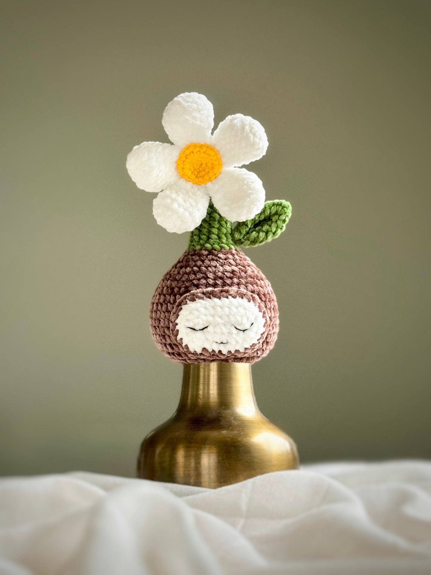PDF Baby Flower Amigurumi Pattern, flower bulb doll