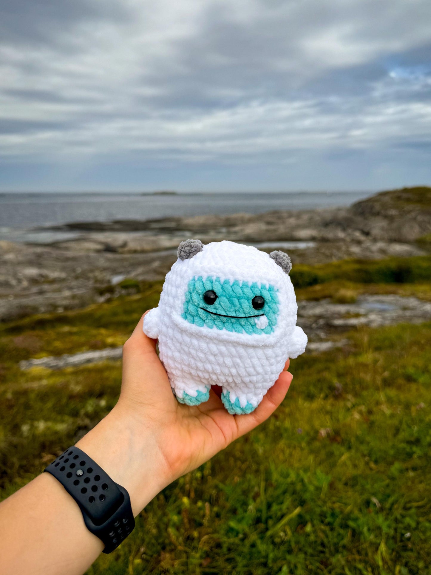 Yeti Couple Crochet Amigurumi Pattern – Cute Winter PDF Tutorial