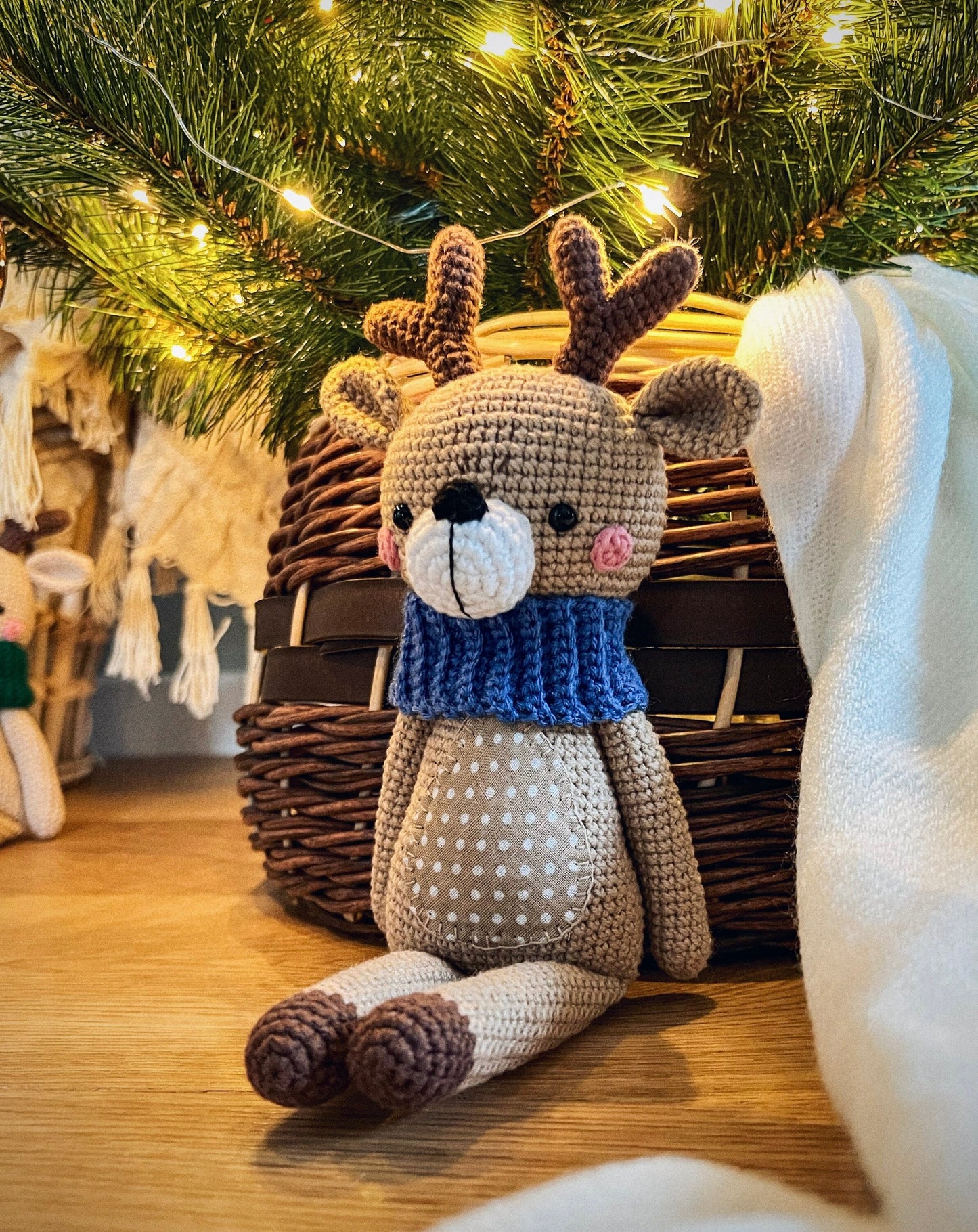 Deer Devin Reindeer Crochet Amigurumi Pattern – Festive PDF Tutorial
