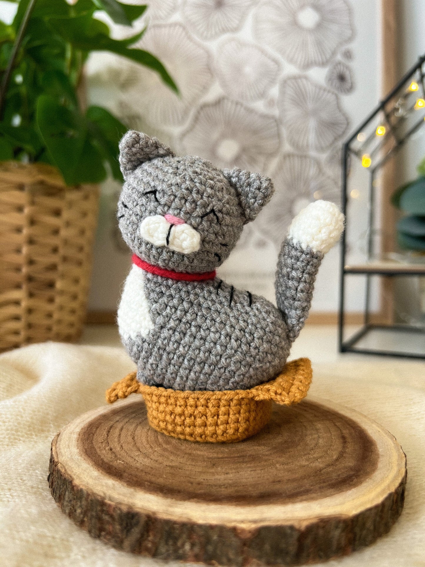 PDF Chubby Cat in a Box Amigurumi Pattern