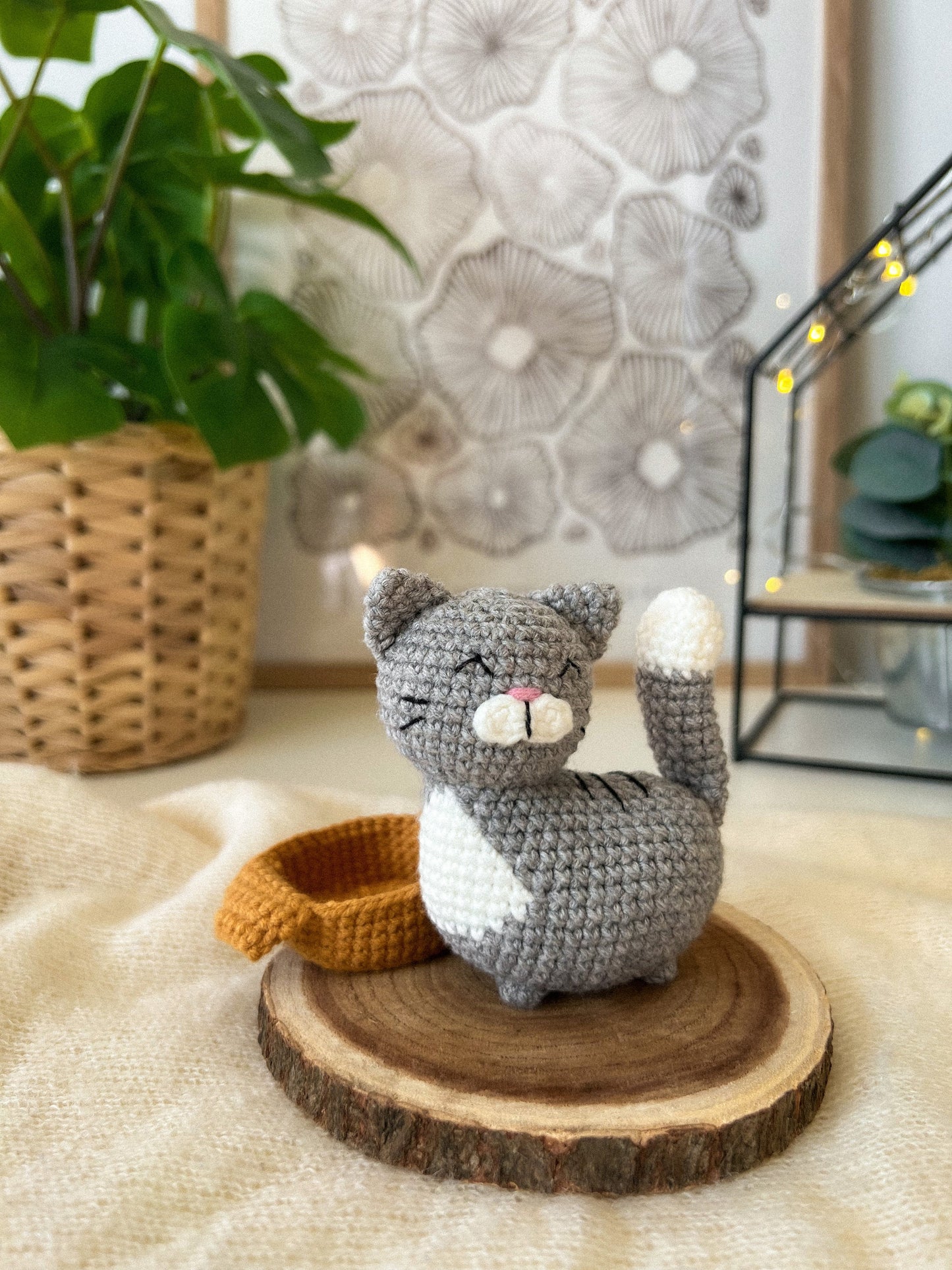 PDF Chubby Cat in a Box Amigurumi Pattern
